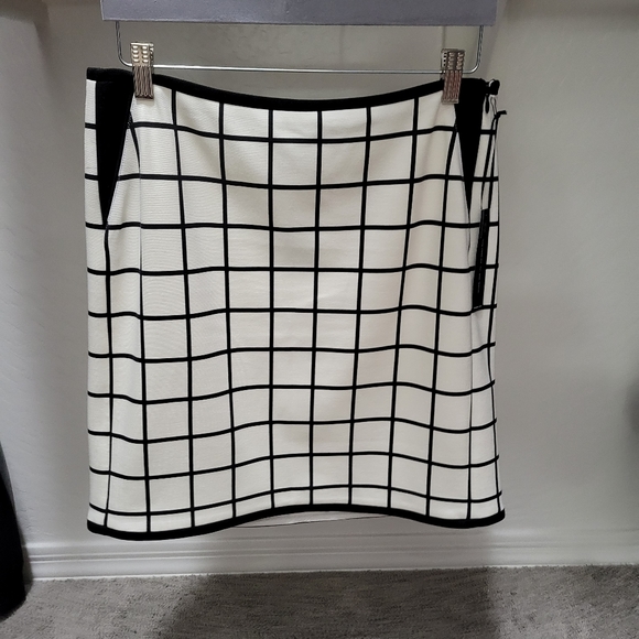 White House Black Market Dresses & Skirts - WHBM Ponte Skirt NWT sz 10